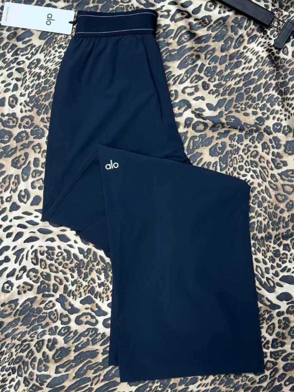 💙💜Alo Yoga Suit Up Navy Blue Trouser NWT (Regular 30" Inseam) - Picture 4 of 8